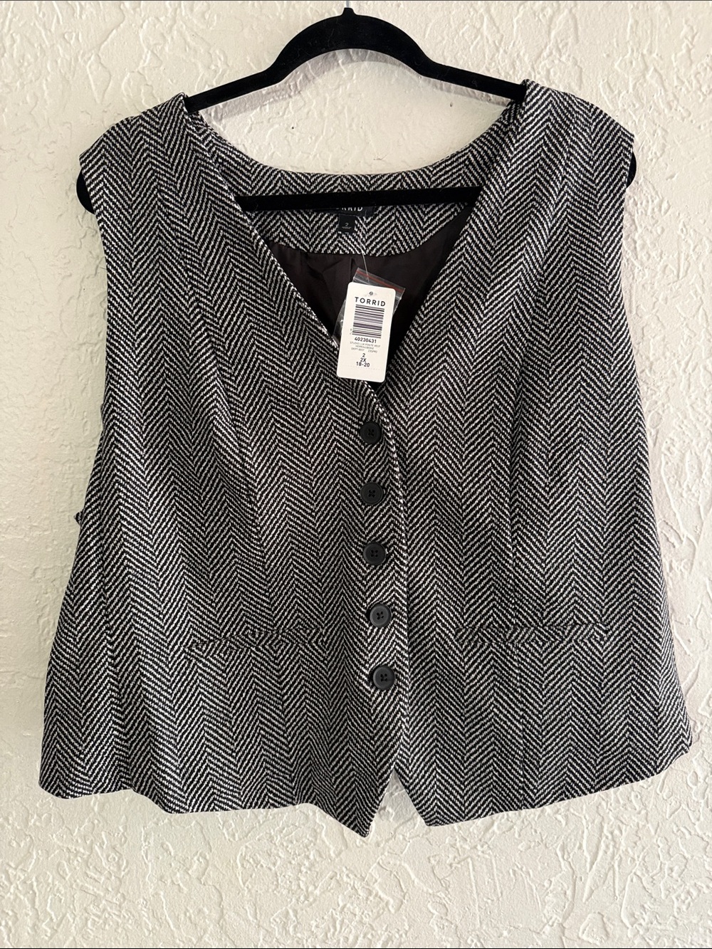 torrid Black & White Herringbone Button-Front Vest